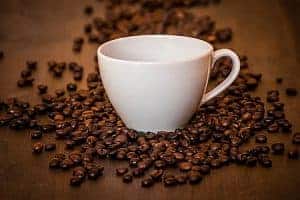 Green coffee - a guarantee of a slim figure 2 Coffee beans and a cup