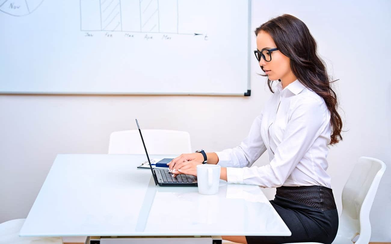 How to stay in shape while working in the office? 1 forma w biurze 3