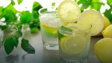  Water with lemon and mint