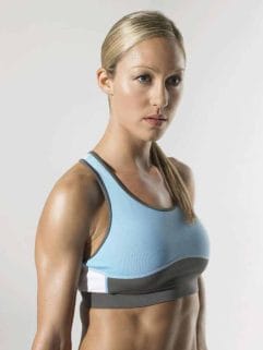 Sports bra - how to choose? Types of sports bras 3 Sportswoman in a sports bra