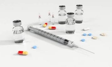 How to strengthen your immune system with natural methods - and prepare for the coming winter 2 tablets, ampoules and a syringe
