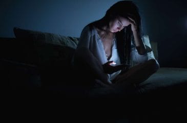 Natural melatonin - solves all sleep problems 2 woman can not fall asleep