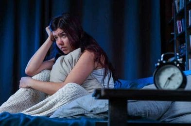 Ways to deal with insomnia - how to cope with it and finally get some sleep 2 insomnia woman