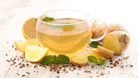  Tea with lemon and ginger